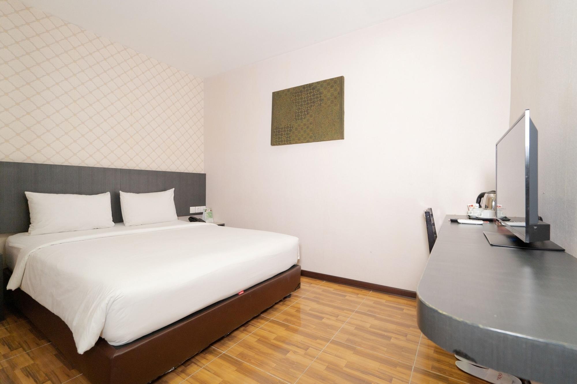 Crew Express Hotel Lubukpakam Kültér fotó