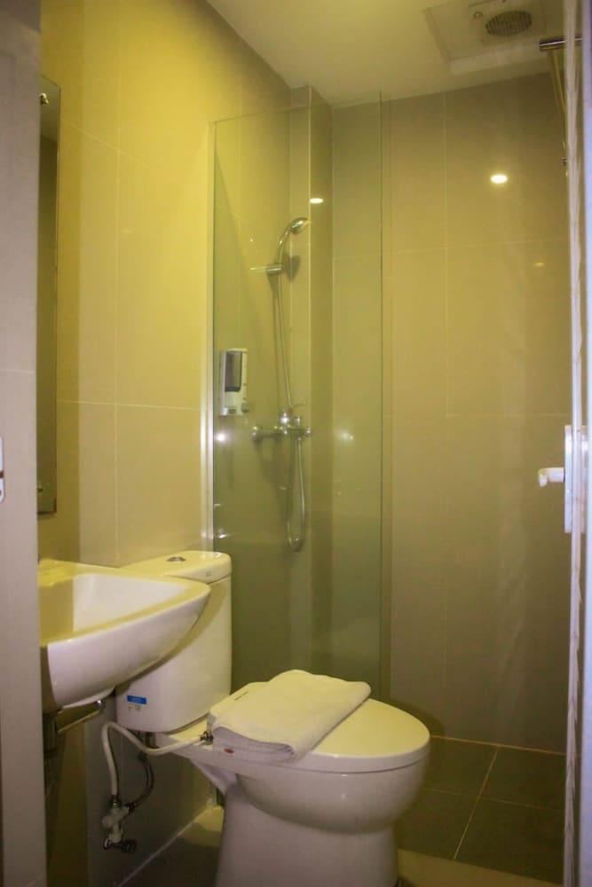 Crew Express Hotel Lubukpakam Kültér fotó