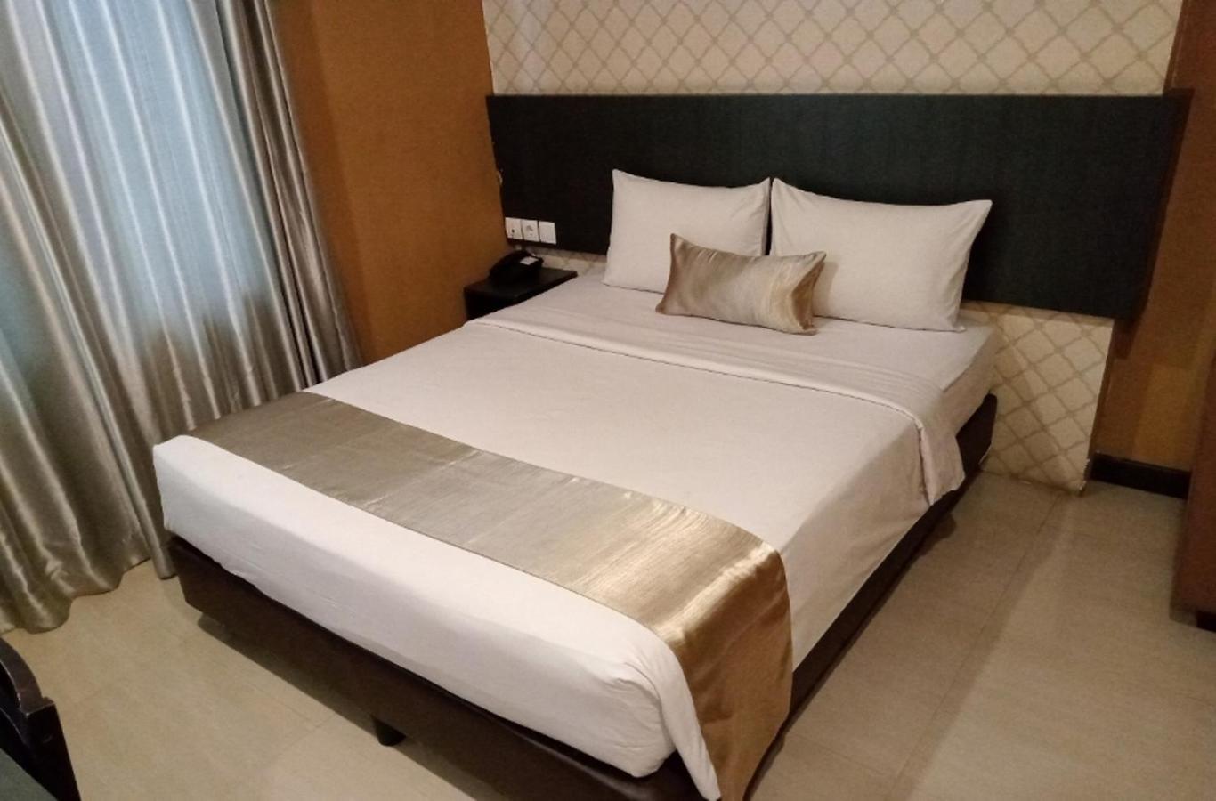 Crew Express Hotel Lubukpakam Kültér fotó